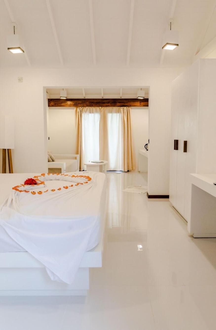 Brickwood Ganduvaru Private Villas Rasdhoo Room photo
